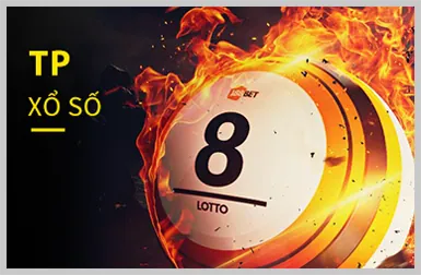 Game thủ eSports đang tập trung thi đấu trên màn hình máy tính